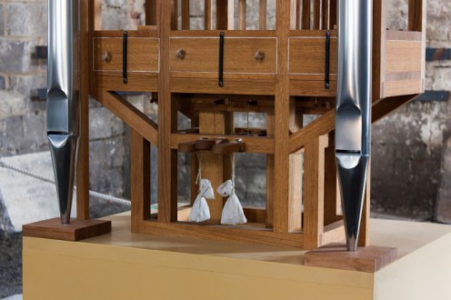 Small bags of sand holding down keys. Photo, Rainer Sennewald